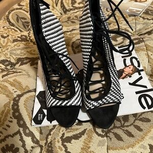 Zara Black and White Textured High Heels